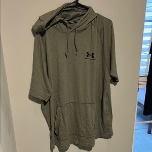 Under Armour Men's Green Hoodie Shirt